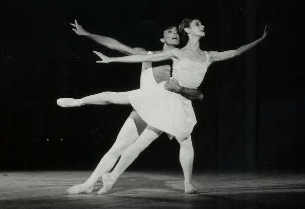 AMD, Académie Méditerranéenne de Danse, AMDanse, Marseille, Ecole de Danse Marseille, AMD Marseille, Mitou Manderon, Thierry Le Floc'h, Diane, Ludovick, Neven Ritmanic, Danse Classique Enfants, Cours Danse Classique, Inscription Danse Classique