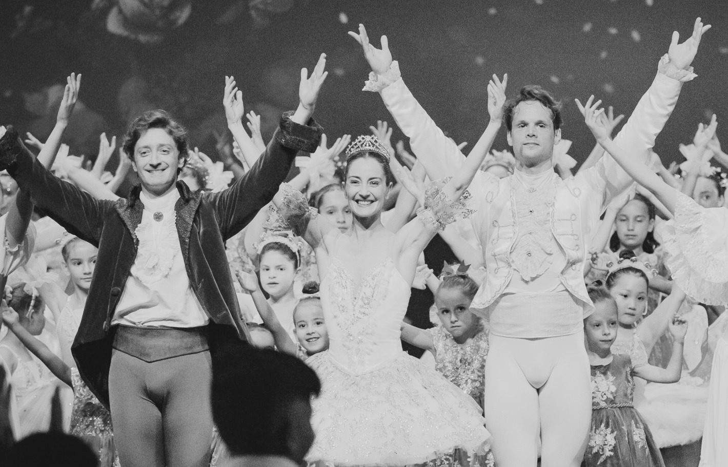 AMD, Académie Méditerranéenne de Danse, AMDanse, Marseille, Ecole de Danse Marseille, AMD Marseille, Mitou Manderon, Thierry Le Floc'h, Diane, Ludovick, Neven Ritmanic, Danse Classique Enfants, Cours Danse Classique, Inscription Danse Classique