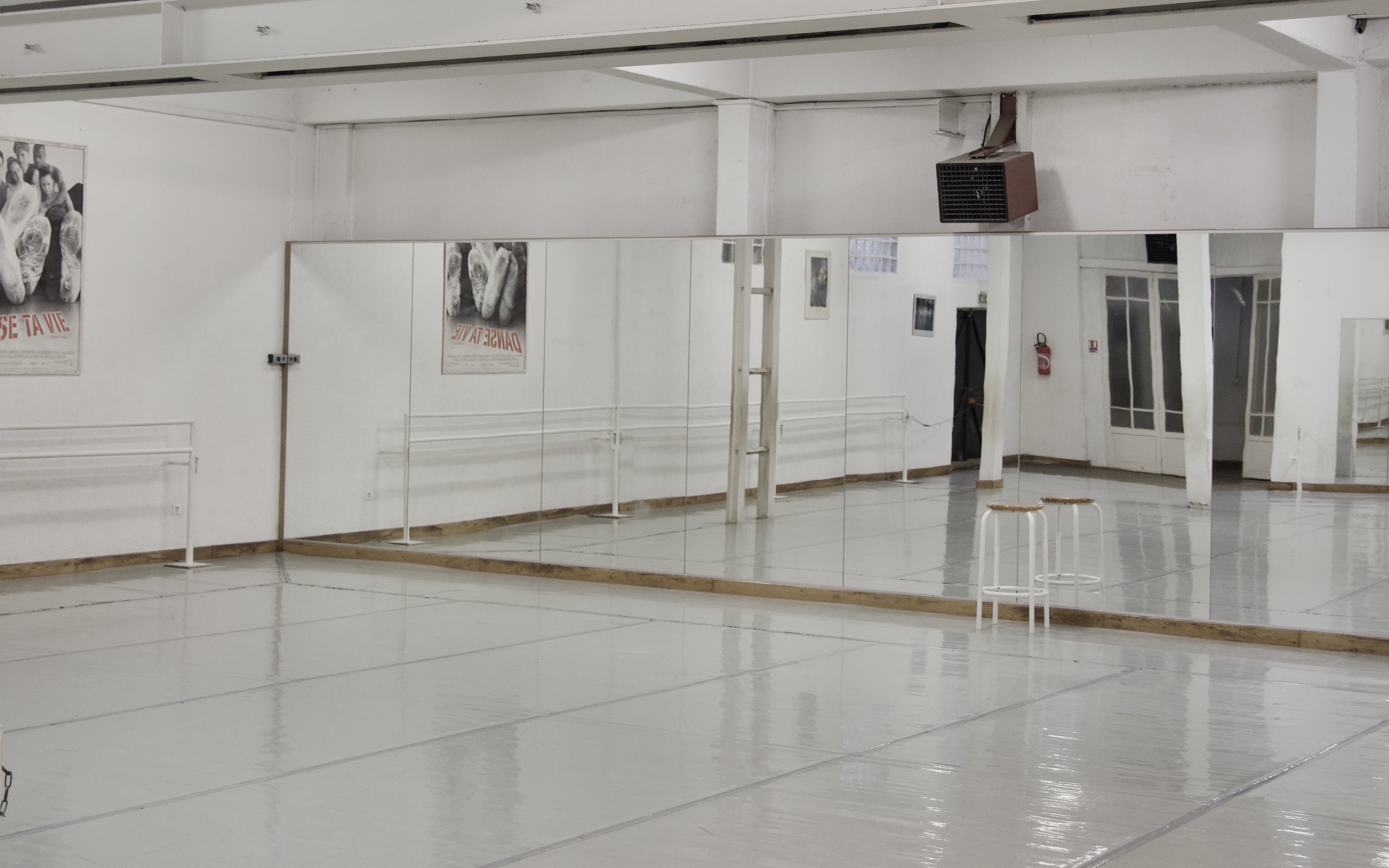 AMD, Académie Méditerranéenne de Danse, AMDanse, Marseille, Ecole de Danse Marseille, AMD Marseille, Mitou Manderon, Thierry Le Floc'h, Diane Le Floc’h, Ludovick Le Floc’k, Neven Ritmanic, Danse Classique, Moderne, Stretching, Barre au sol, Fit’Danse AMD, Académie Méditerranéenne de Danse, AMDanse, Marseille, Ecole de Danse Marseille, AMD Marseille, studio de danse, salle de danse